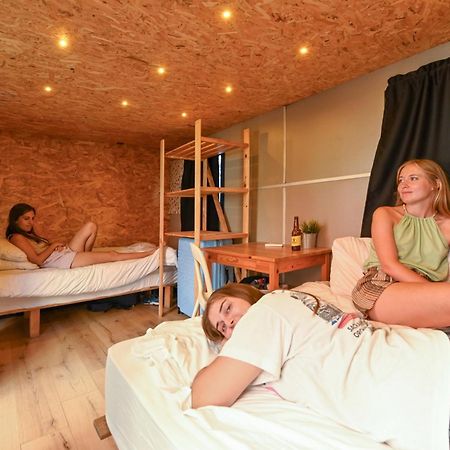 Caravan Hostel Tel Aviv By Roger Age 18-45 Exterior photo