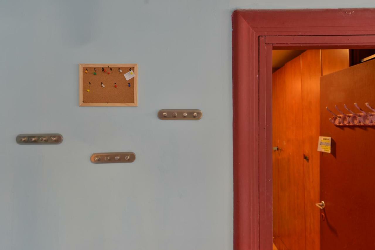 Caravan Hostel Tel Aviv By Roger Age 18-45 Exterior photo